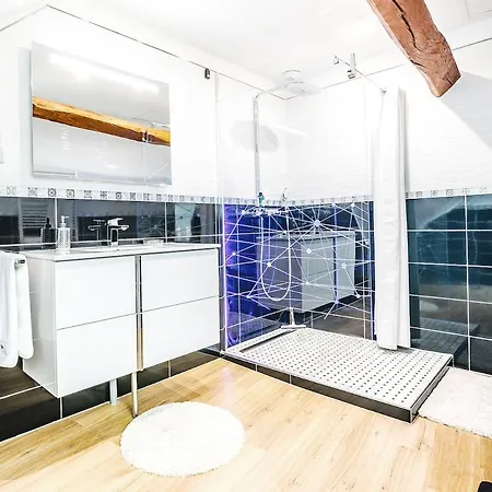 Edouard - 4 Etoiles, Spacieux Avec Sauna Et Exterieur Le Mesnil-sur-Oger