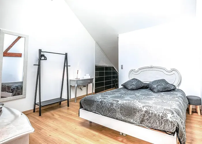 Lejlighed Edouard - 4 Etoiles, Spacieux Avec Sauna Et Exterieur